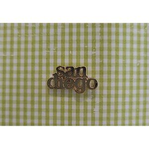 "San Diego" Spell-Out California Lapel Hat Pin Gold Tone .75 W x .50 T Souvenir
